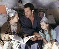 Mel Gibson, Rory Culkin and Abigail Breslin in 