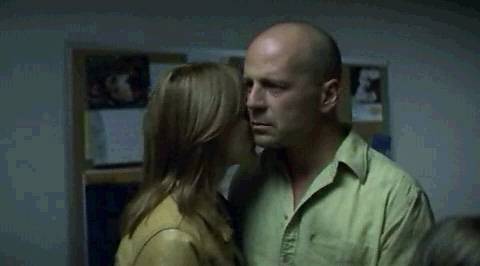 Bruce Willis and Robin Wright Penn in "Unbreakable"